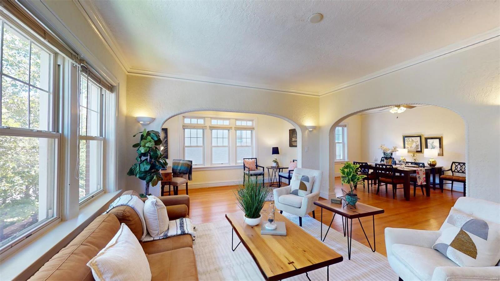 listing main picture
