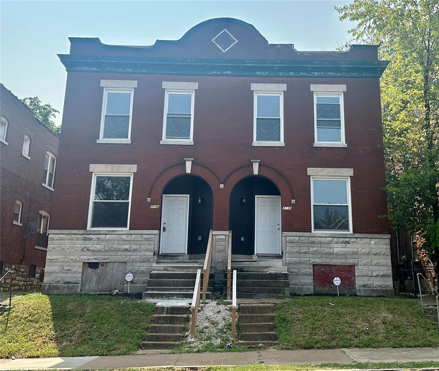 listing main picture