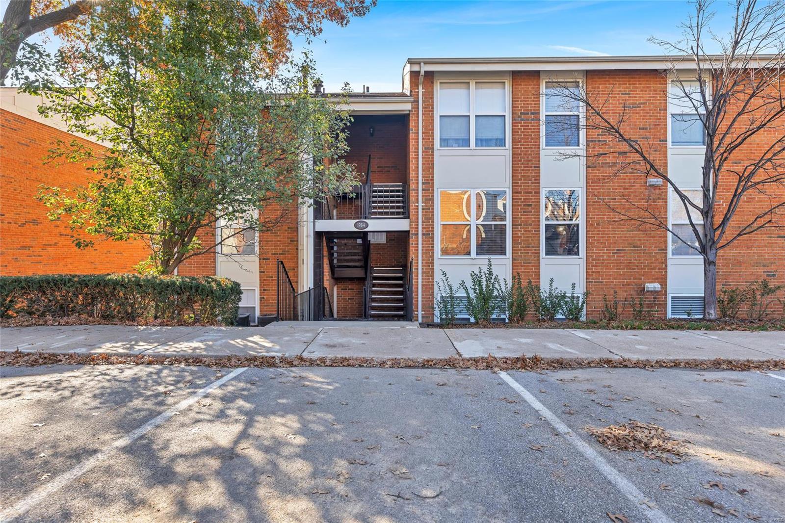 listing main picture