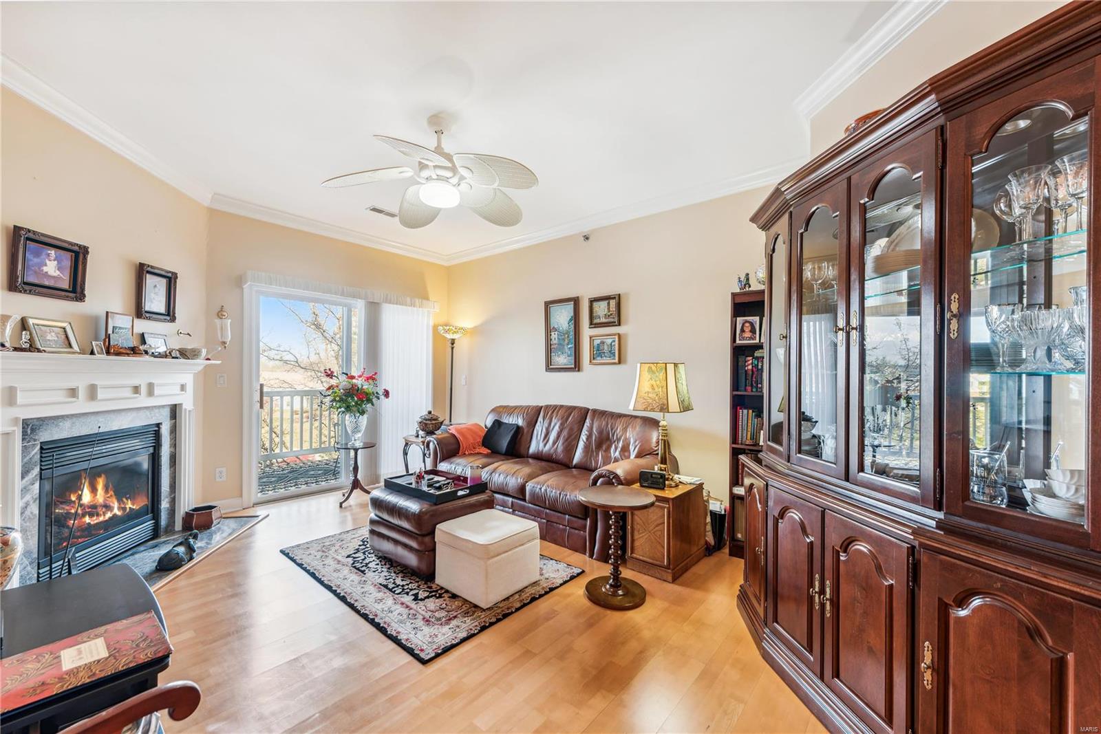 listing main picture