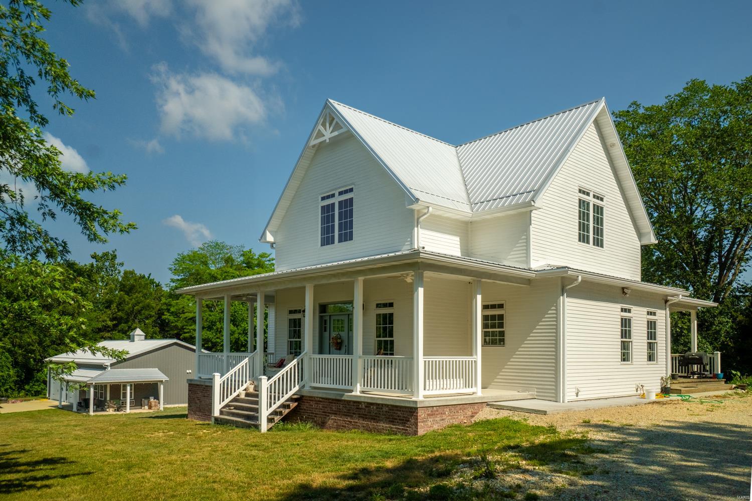 listing main picture