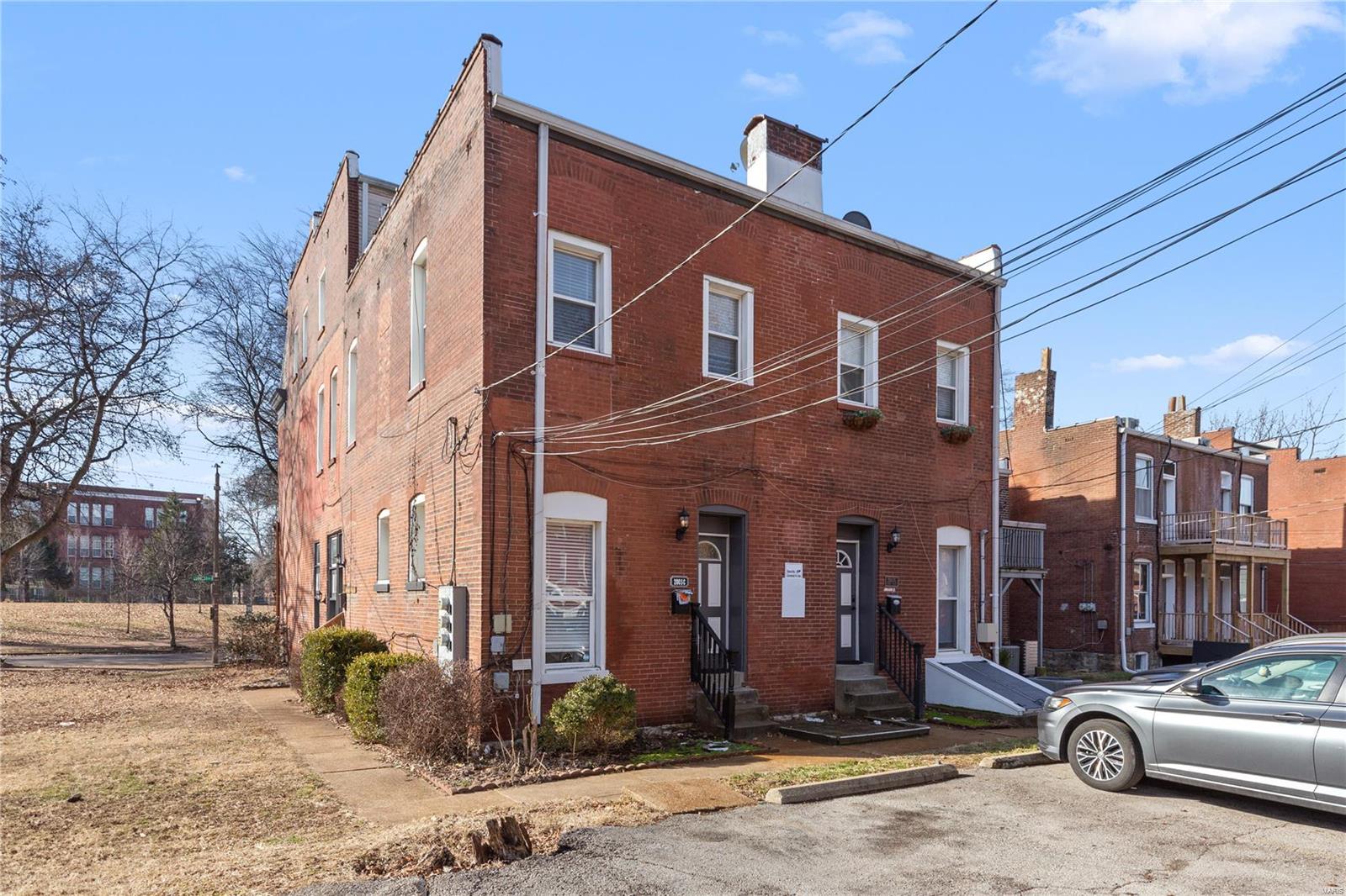 listing main picture