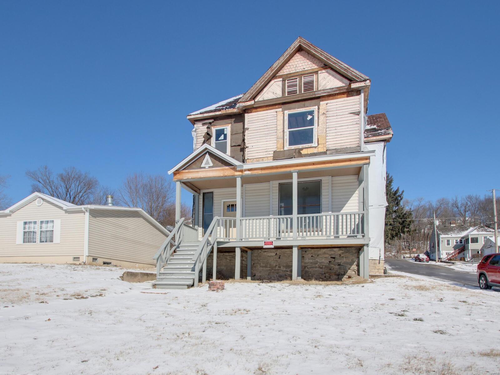 listing main picture