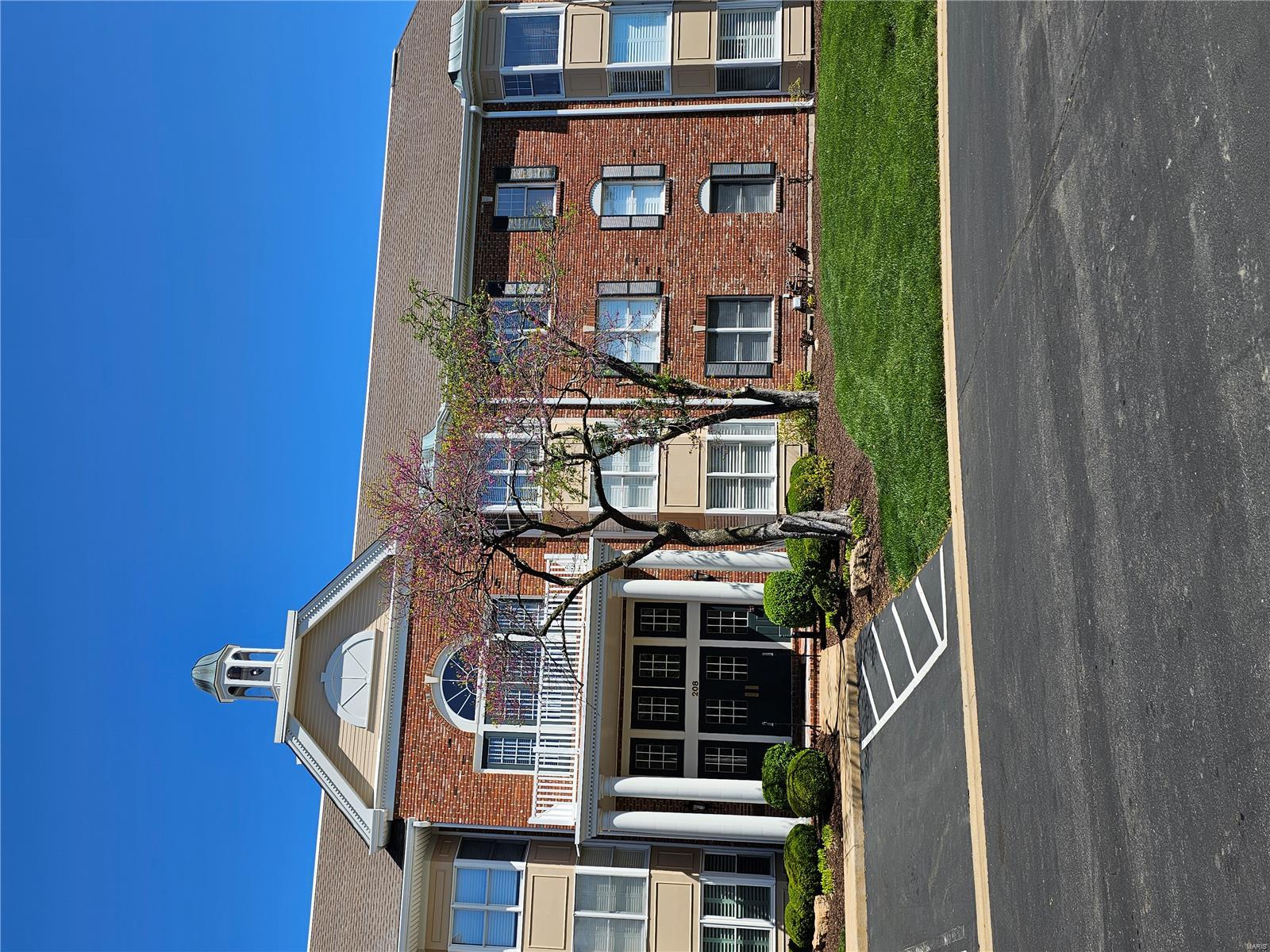 listing main picture