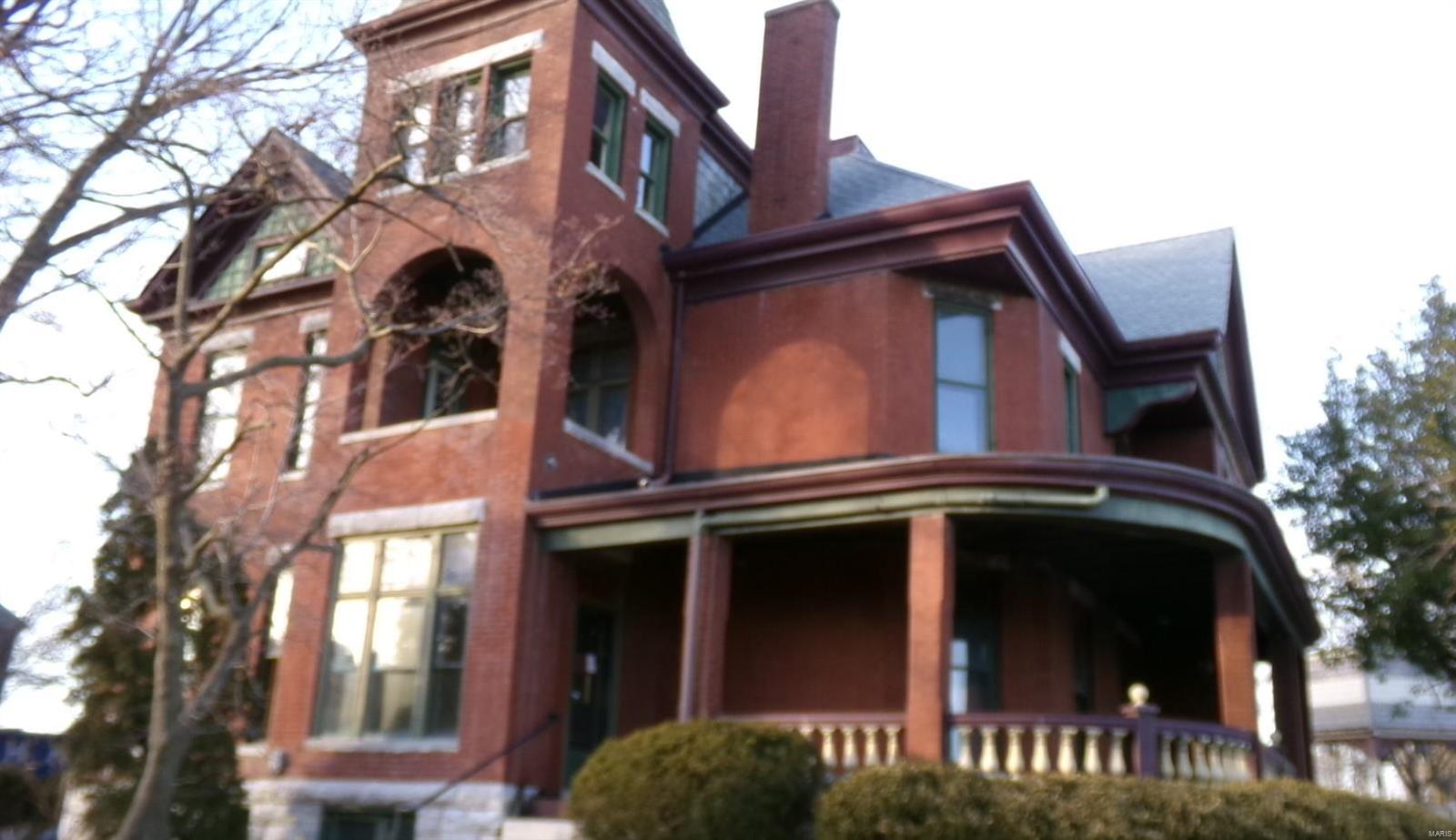 listing main picture