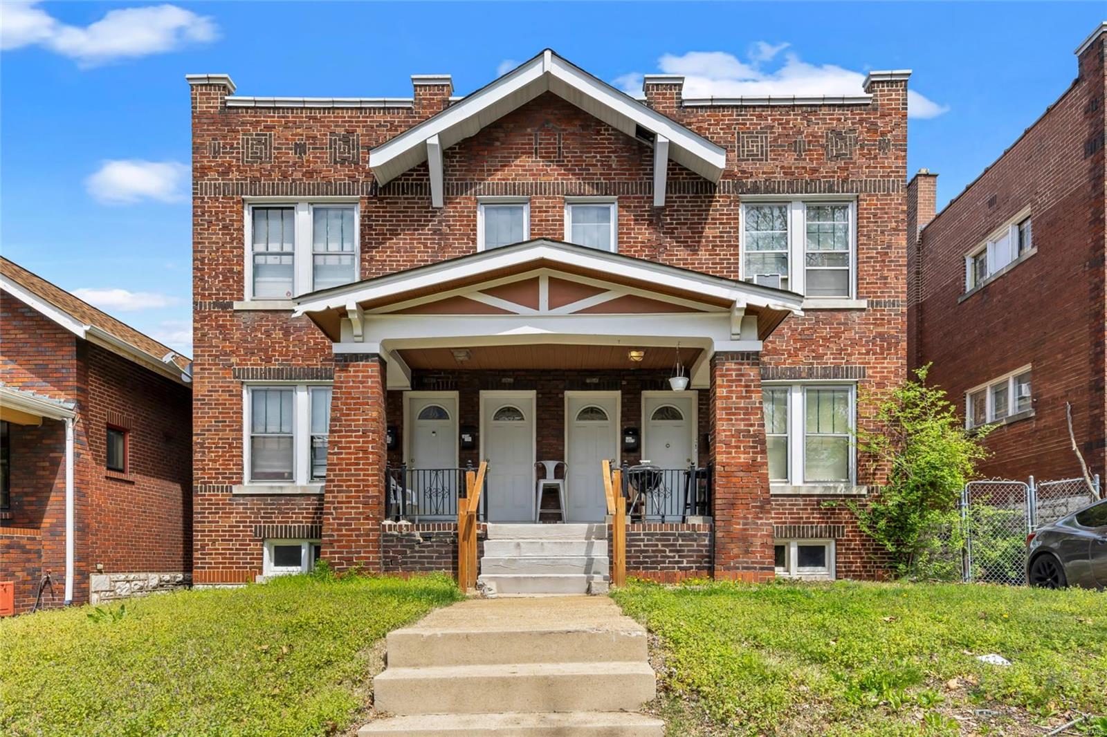 listing main picture
