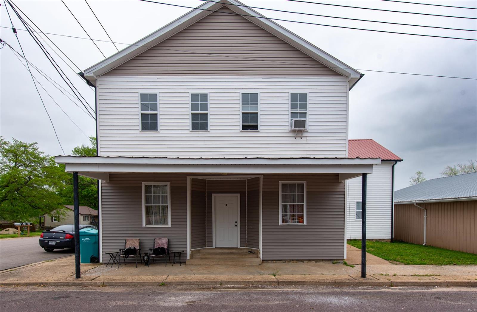 listing main picture