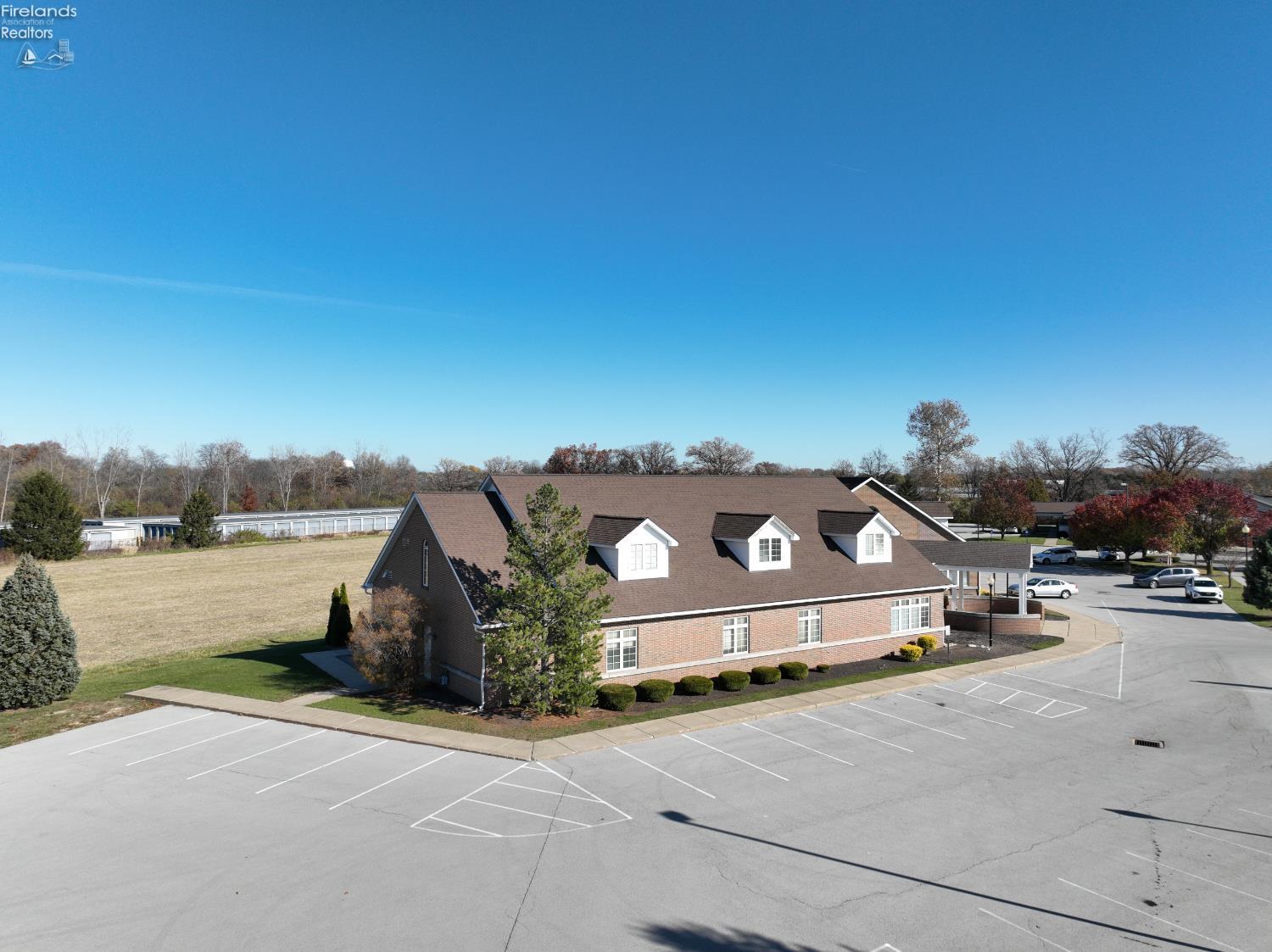 listing main picture