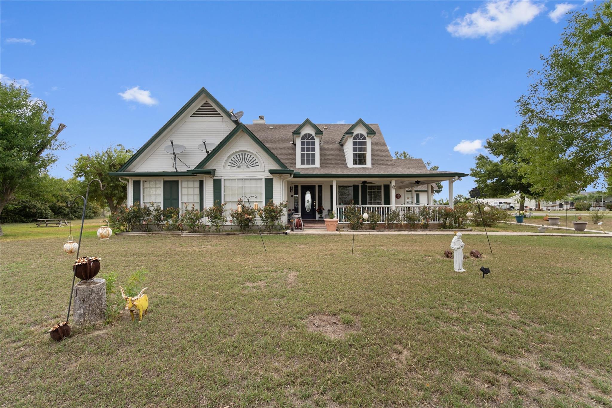 listing main picture
