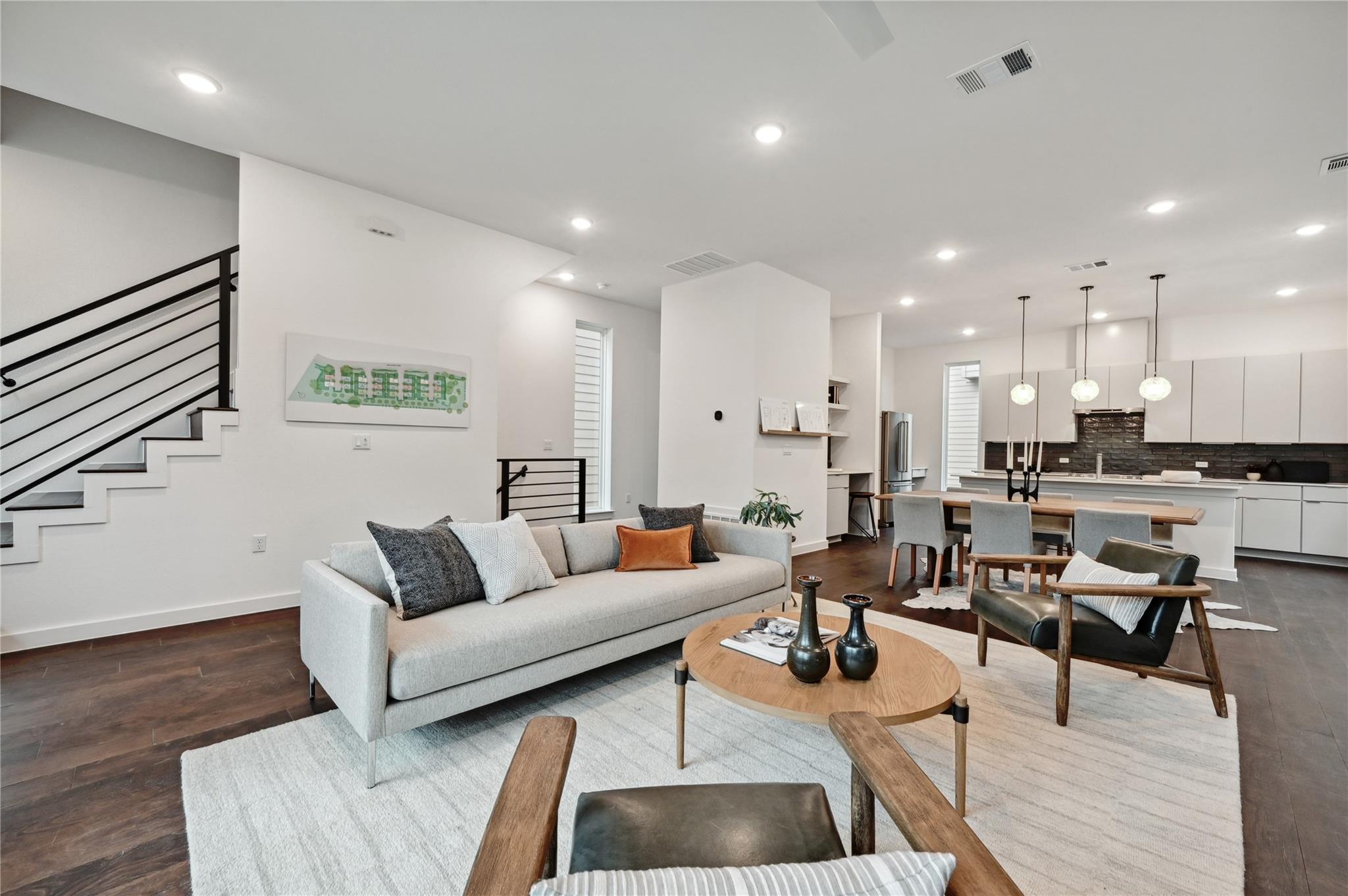 listing main picture