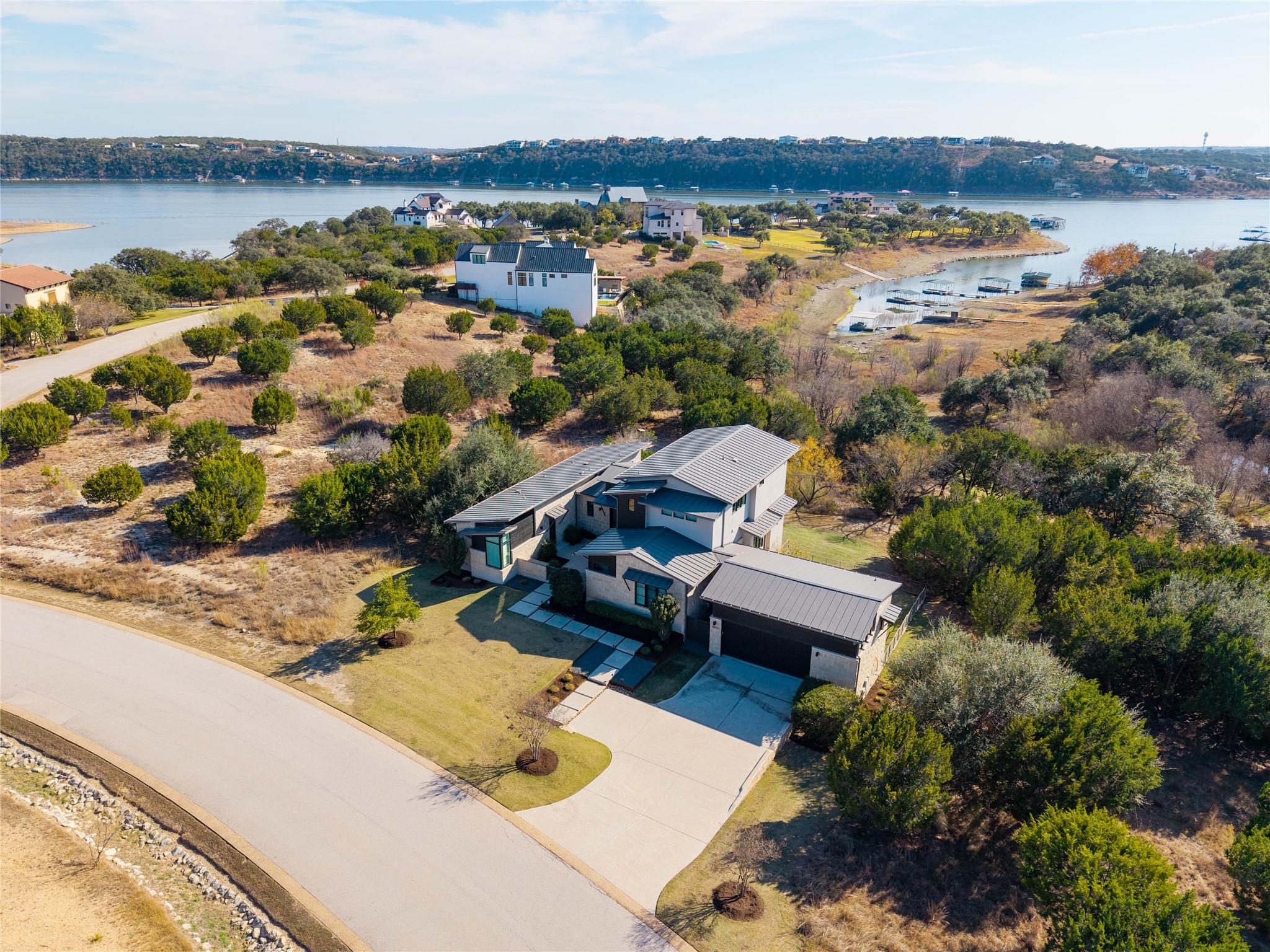 listing main picture