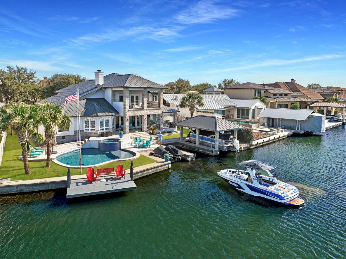 listing main picture