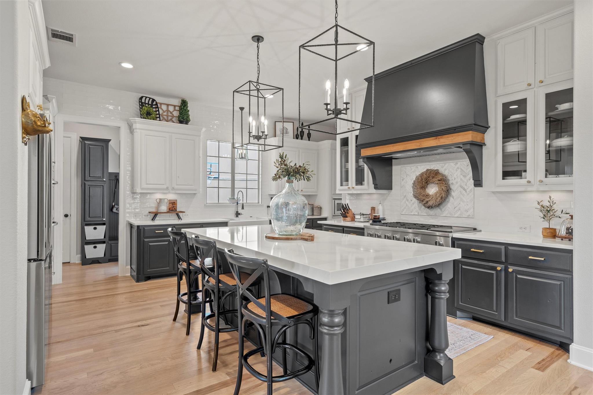 listing main picture