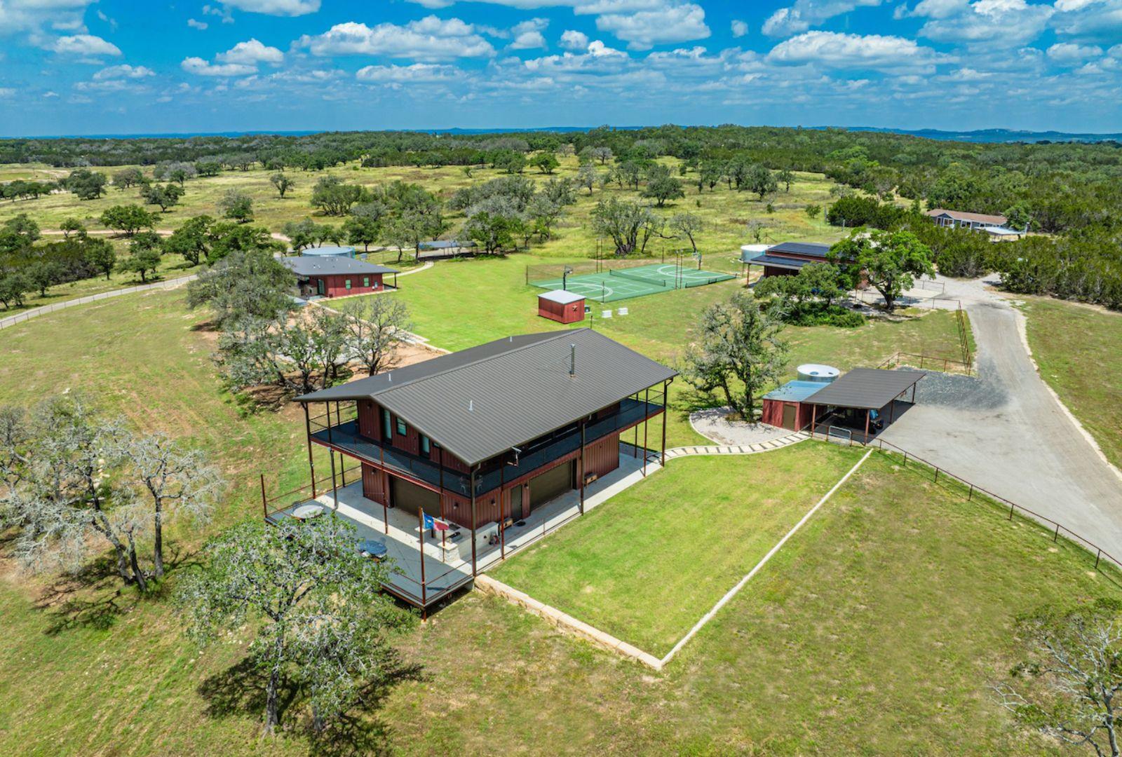 listing main picture