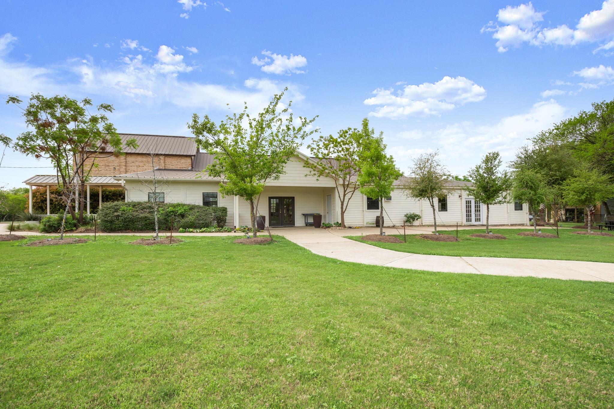 listing main picture