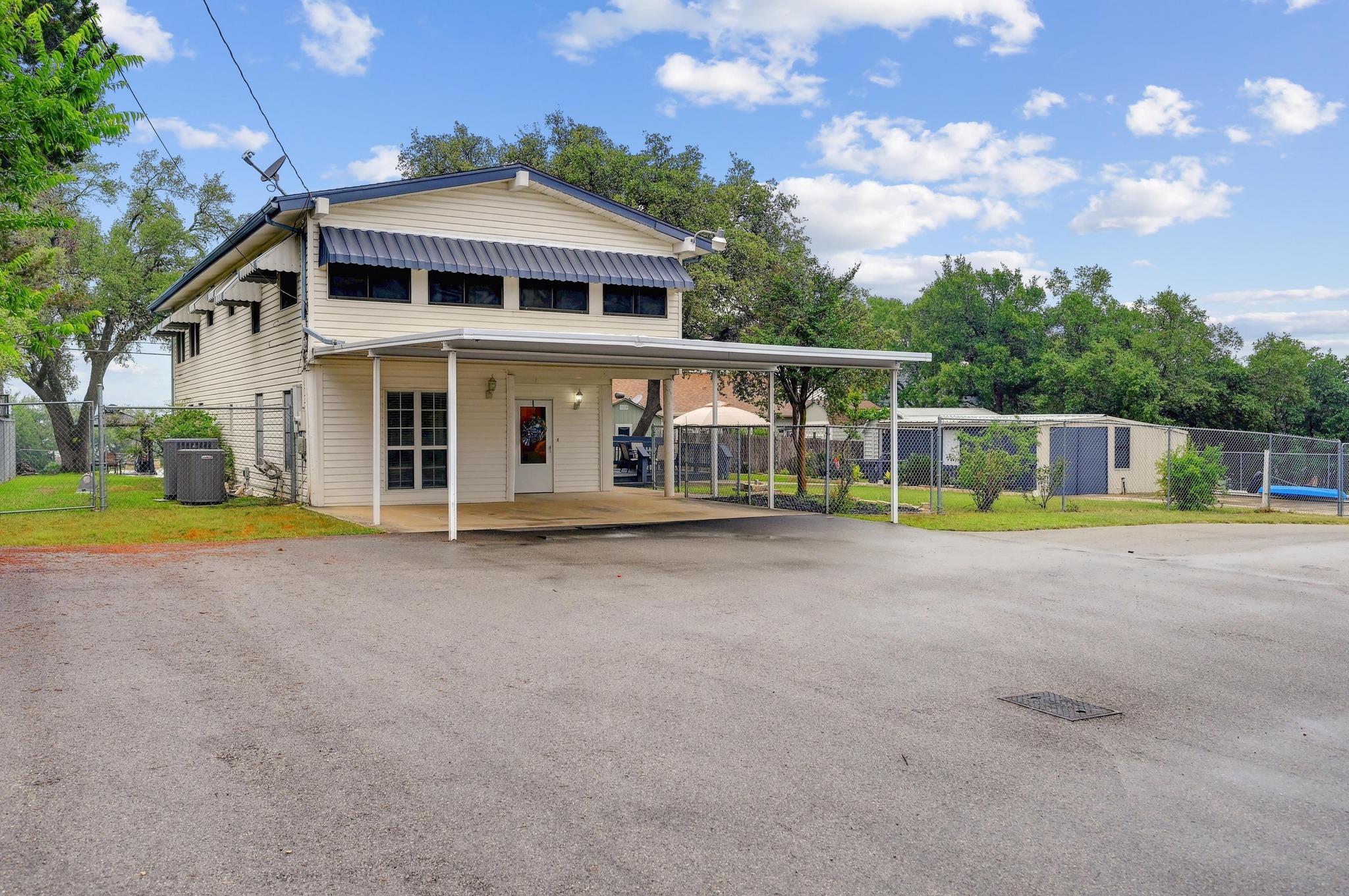 listing main picture