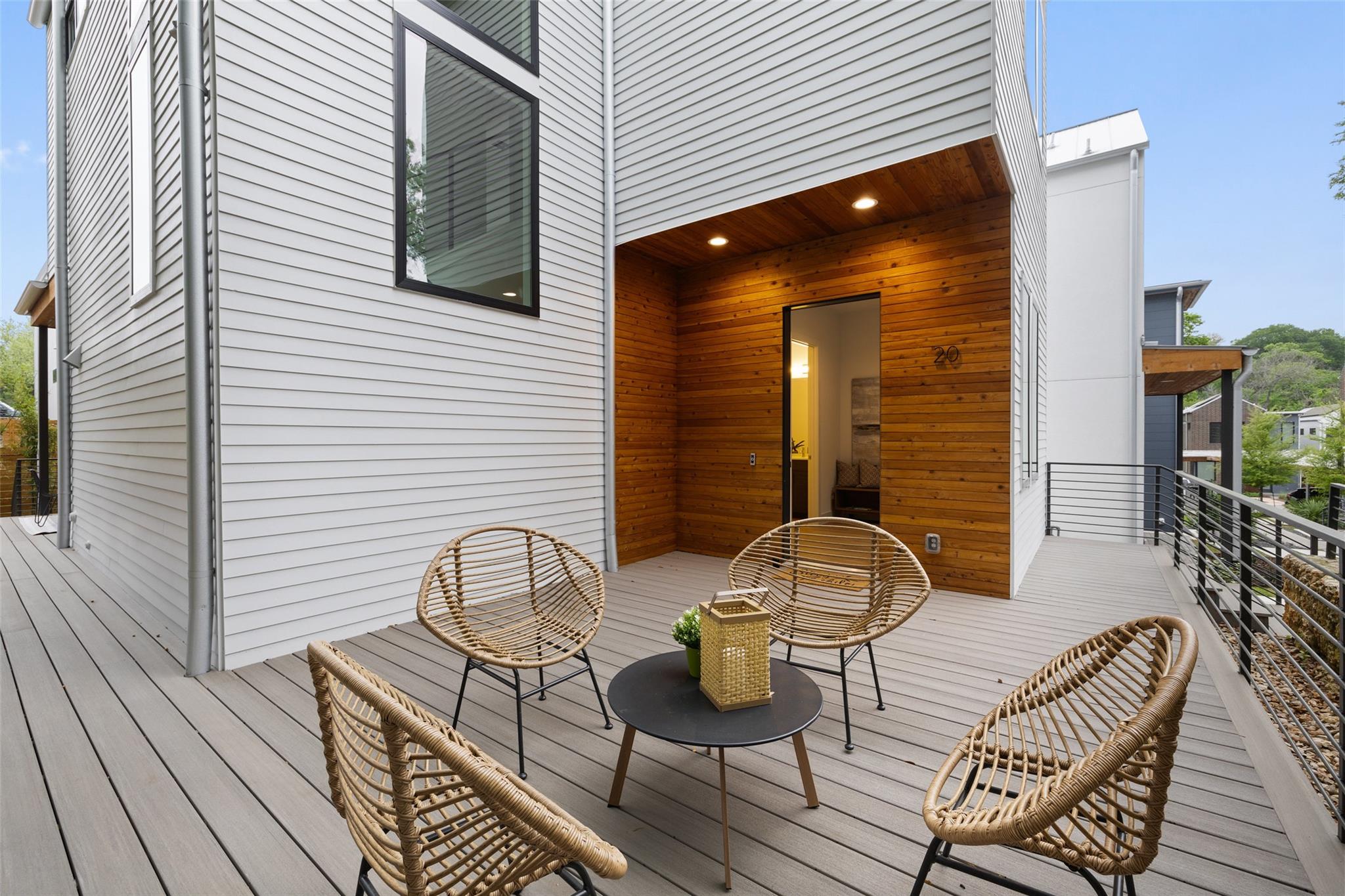 listing main picture