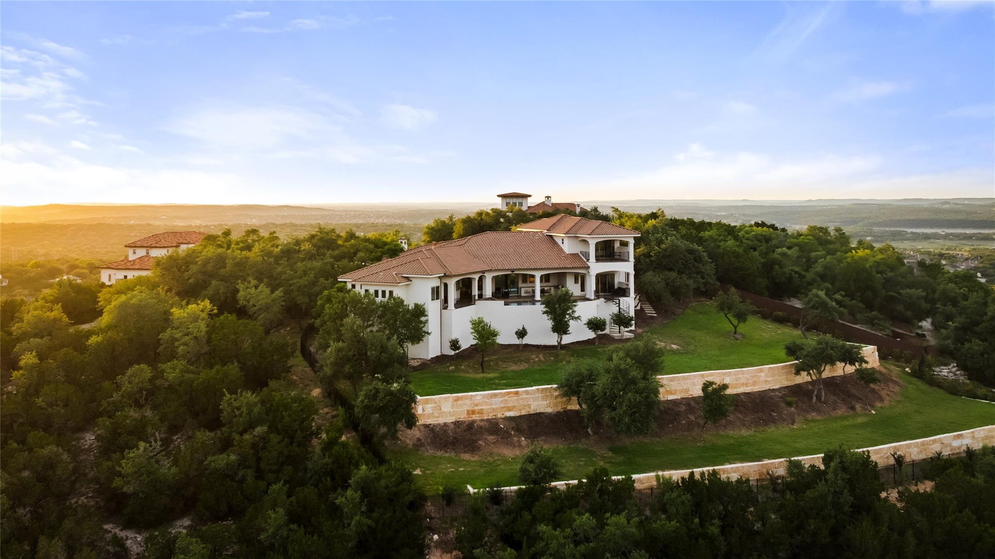 listing main picture