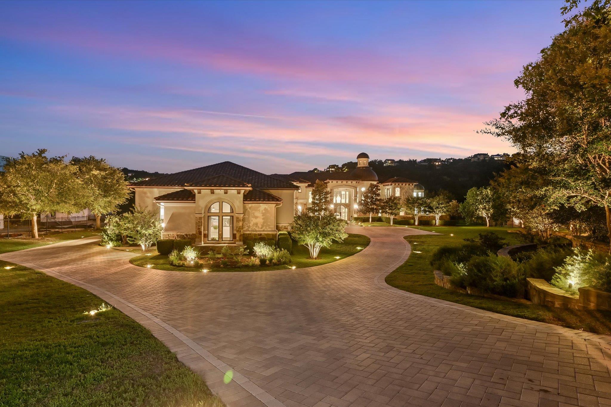 listing main picture