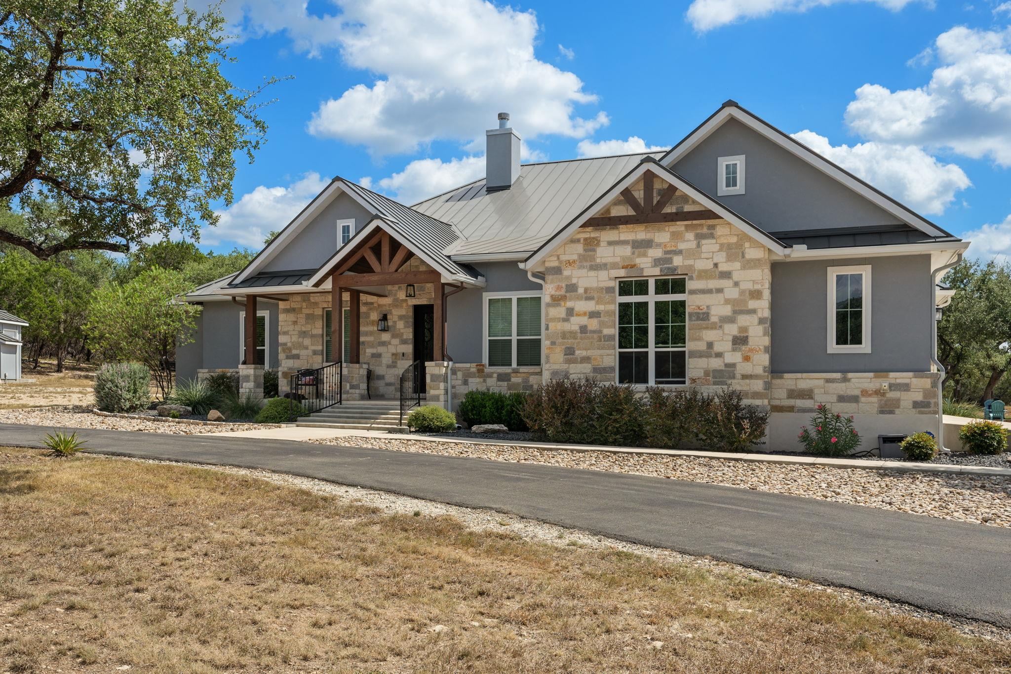 listing main picture