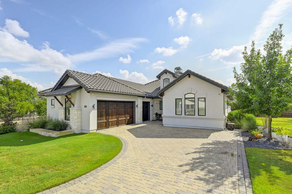 listing main picture