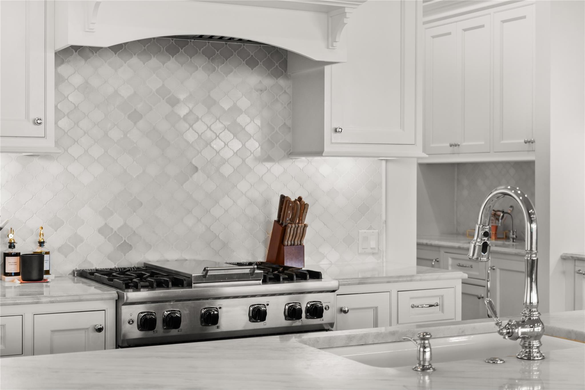 listing main picture