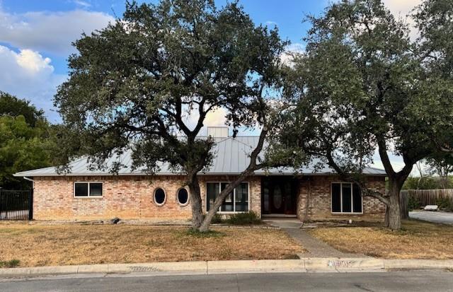 listing main picture