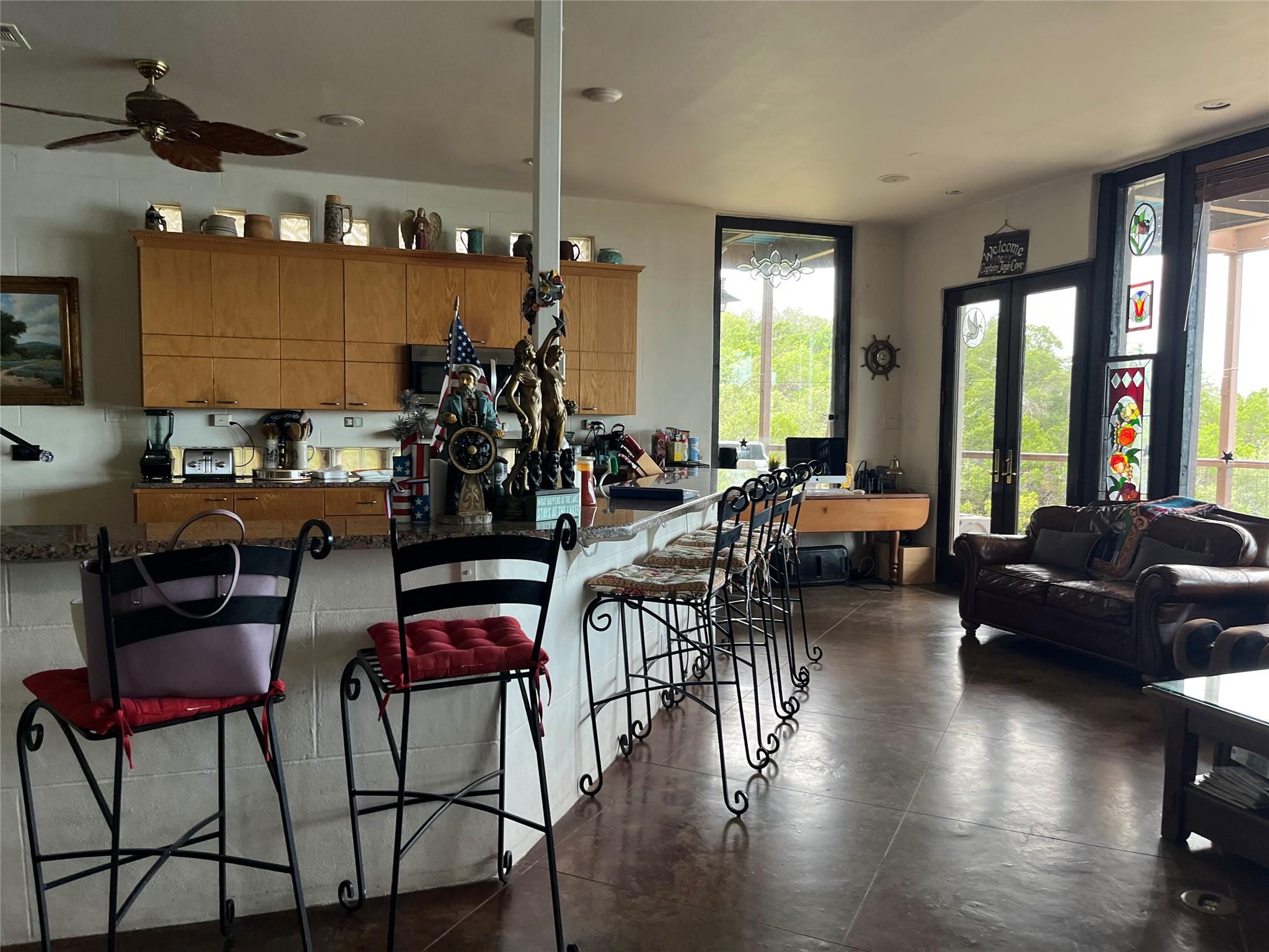 listing main picture