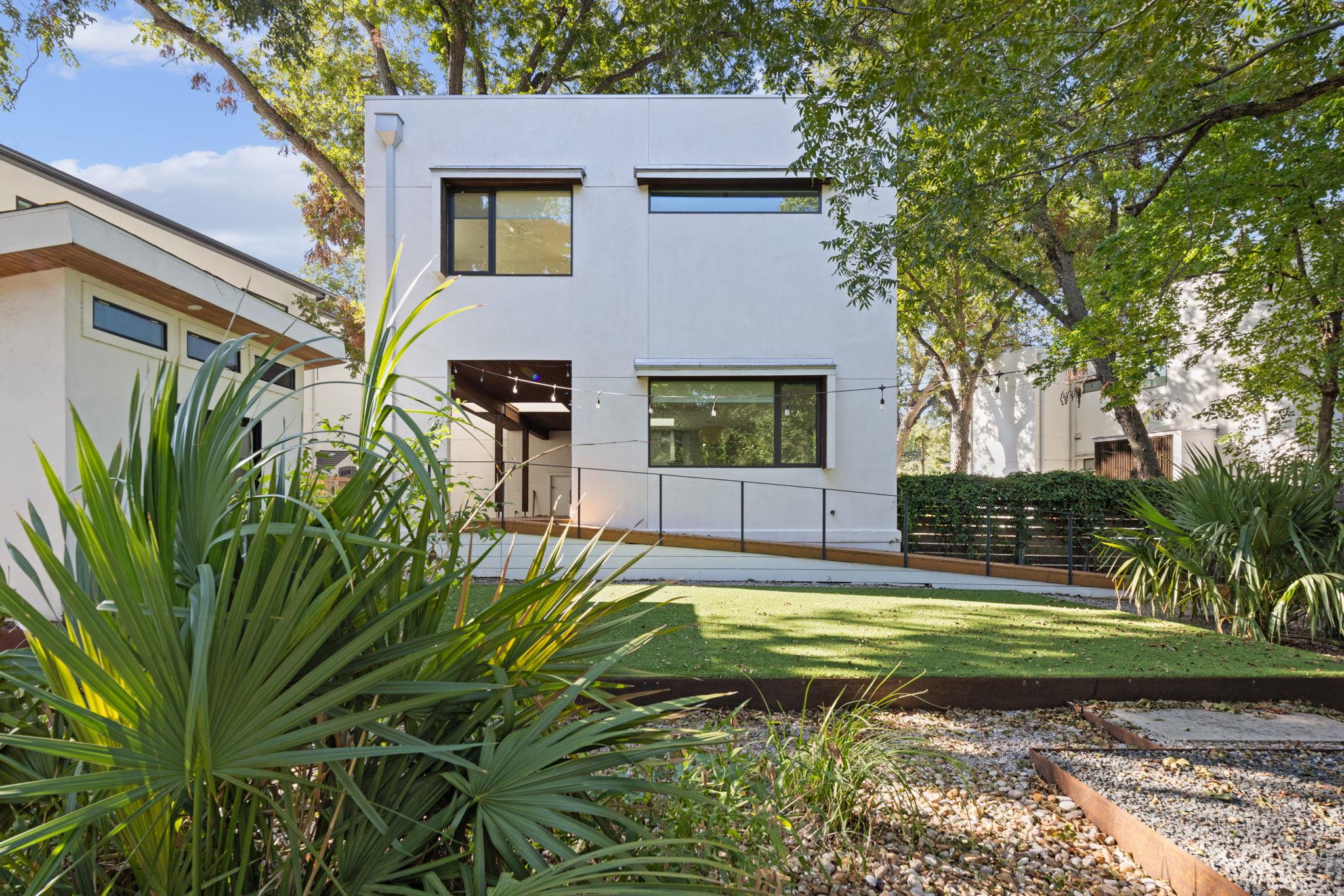 listing main picture