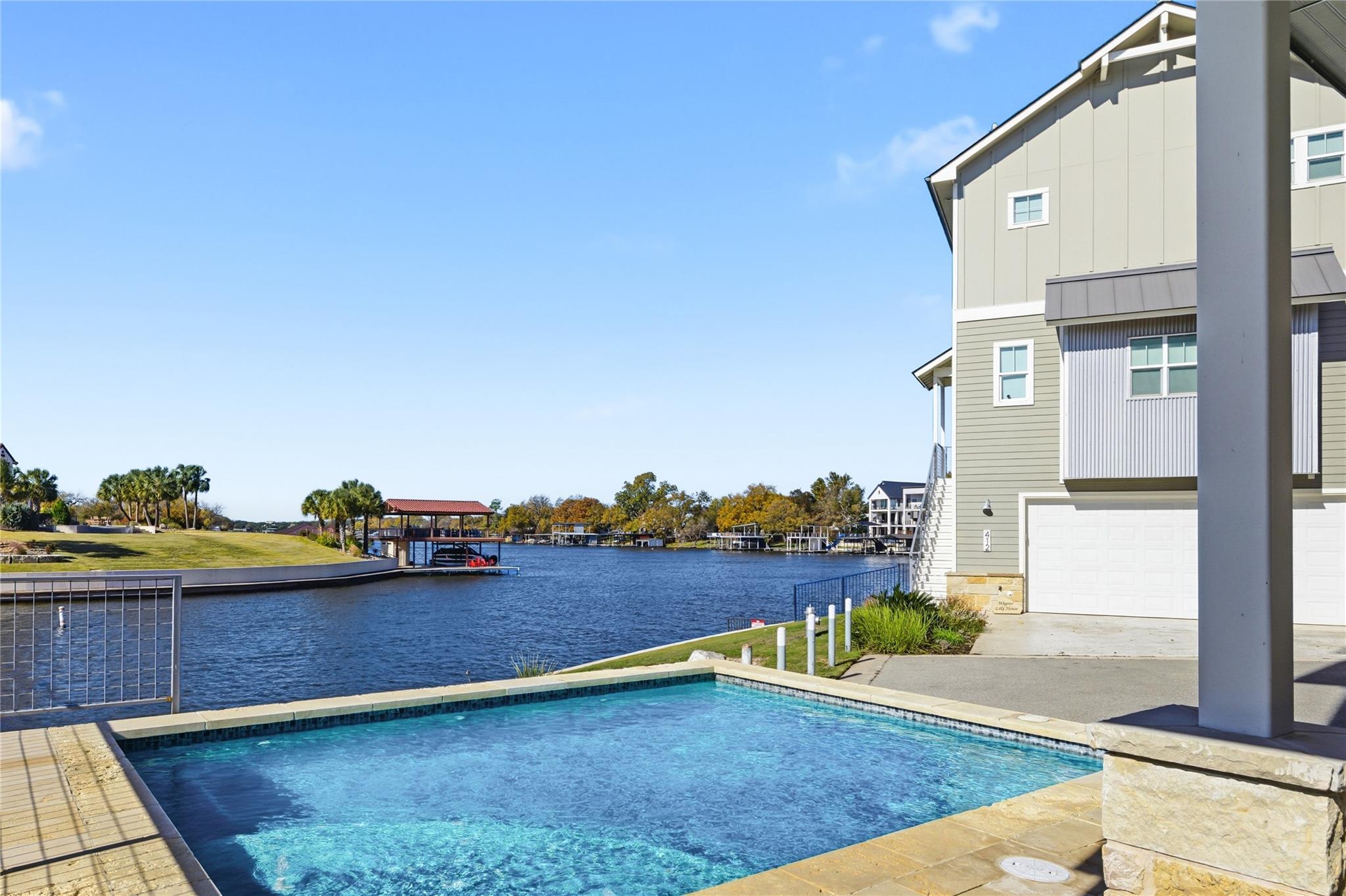 listing main picture