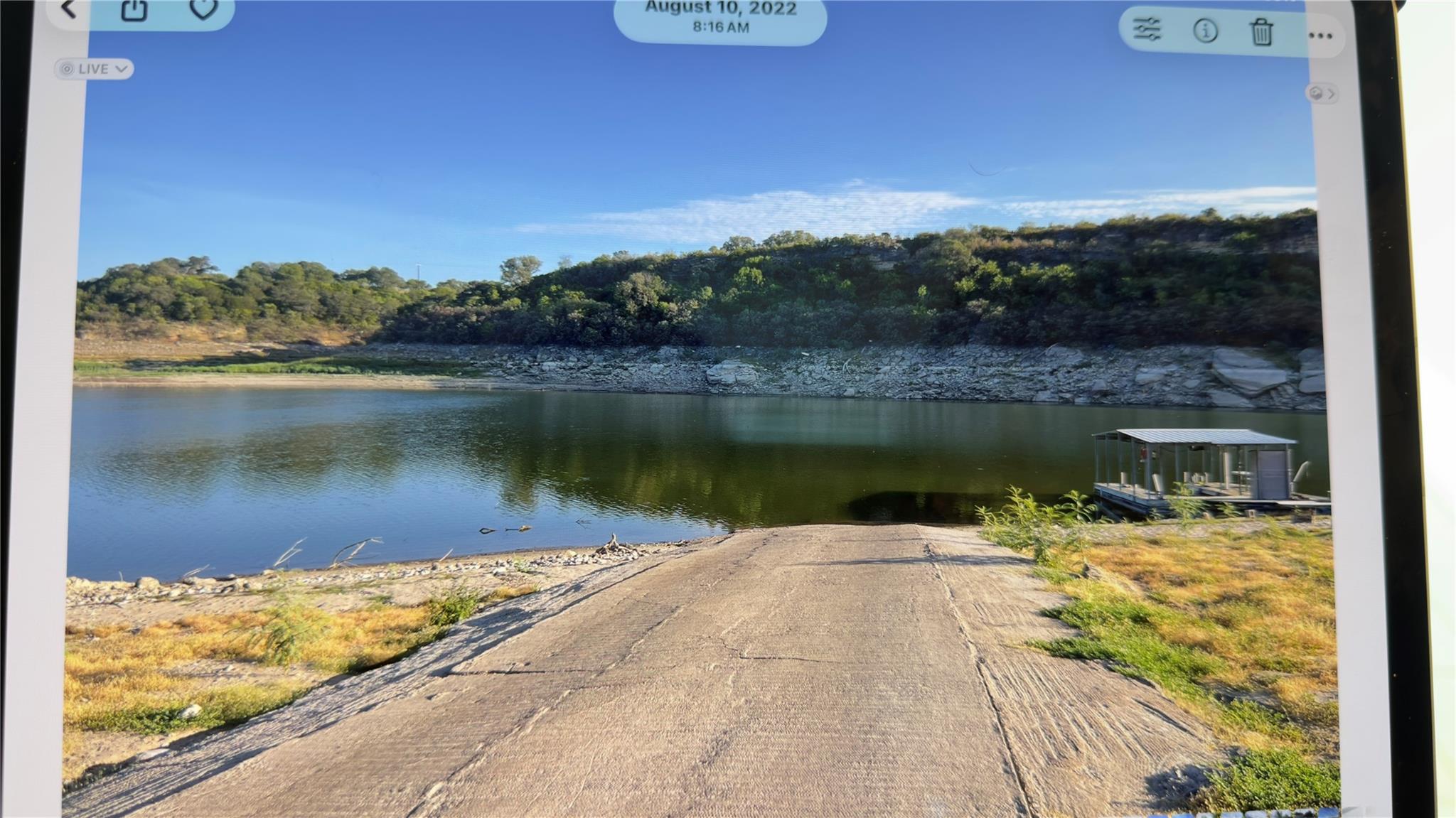 listing main picture