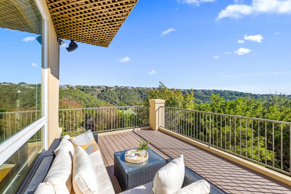 listing main picture