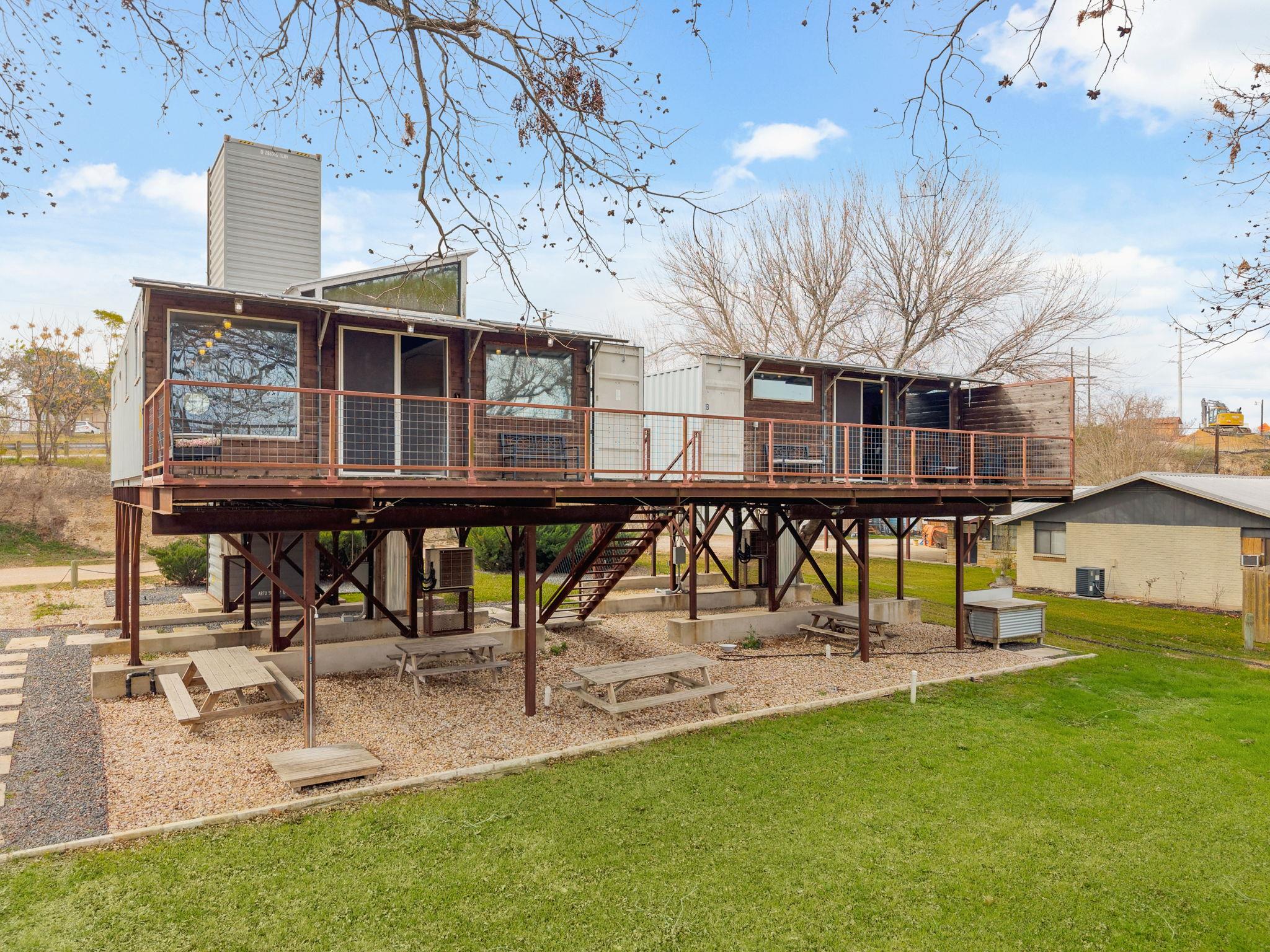 listing main picture