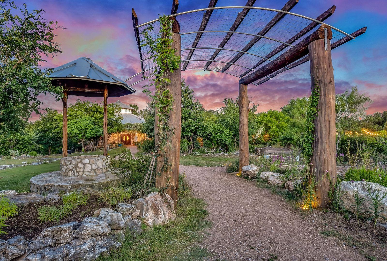 listing main picture