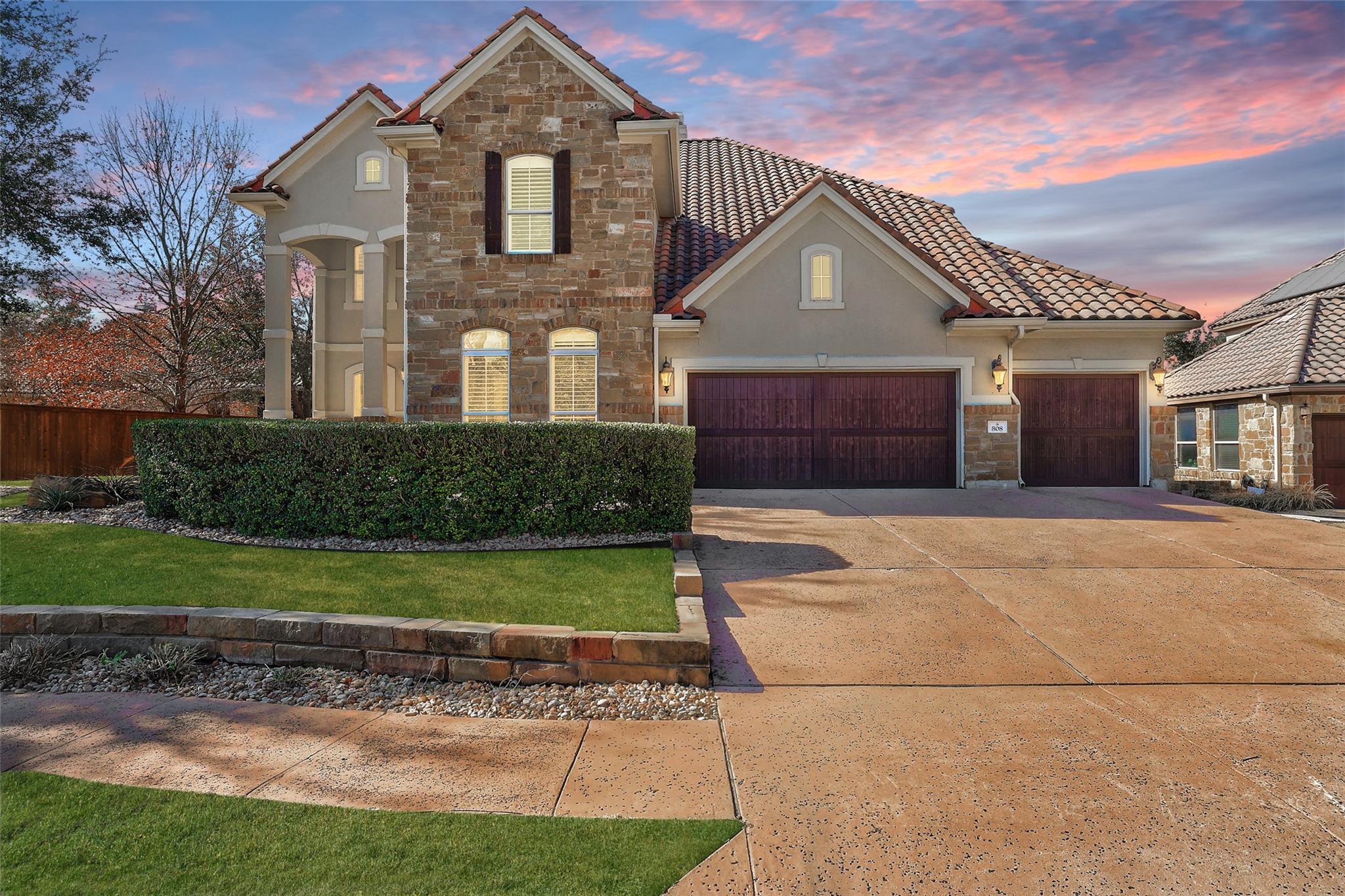 listing main picture