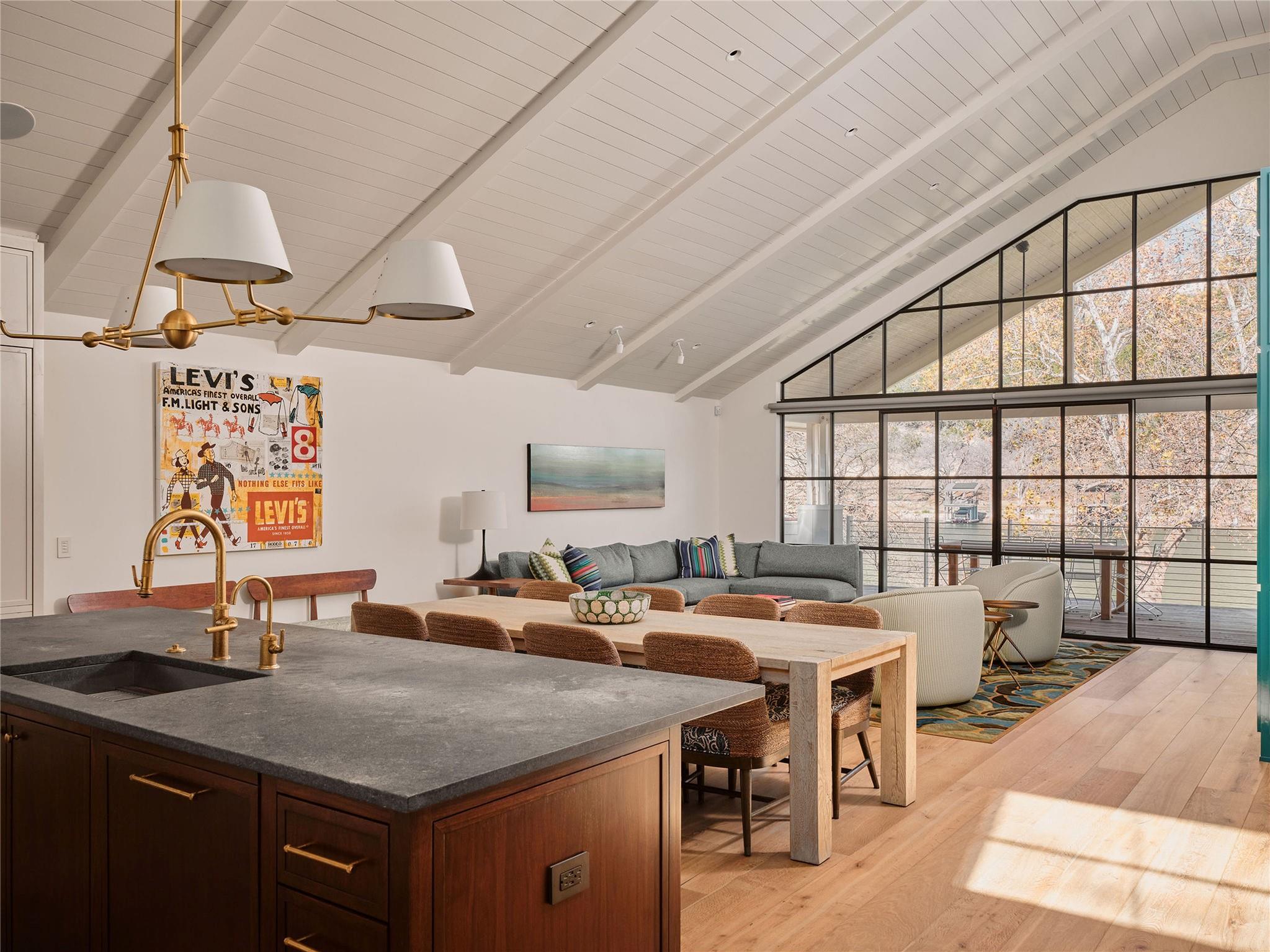 listing main picture