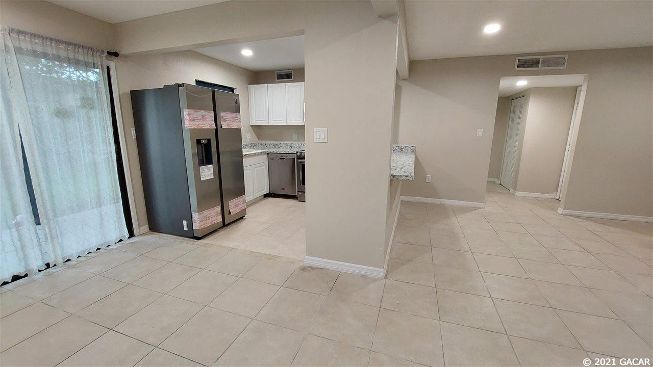 listing main picture