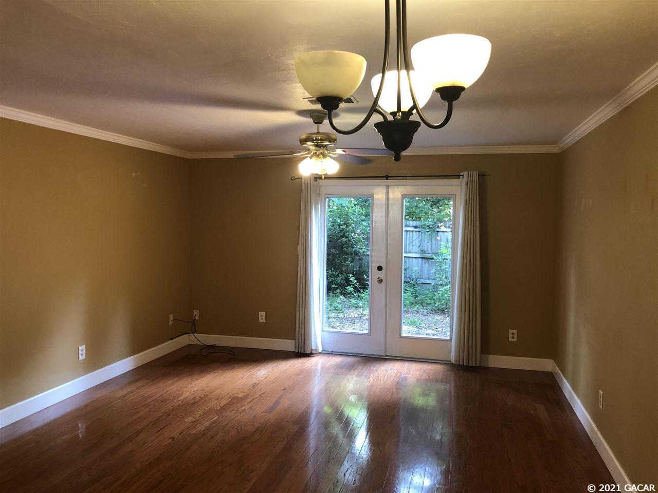 listing main picture