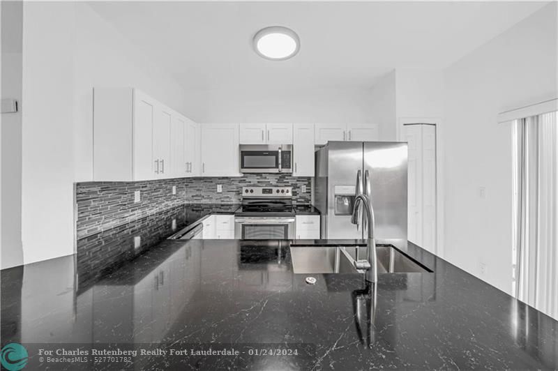 listing main picture