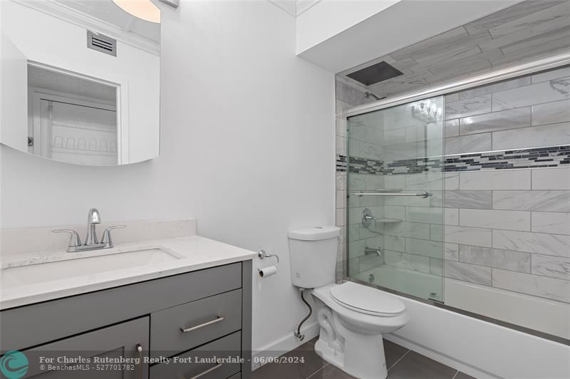 listing main picture