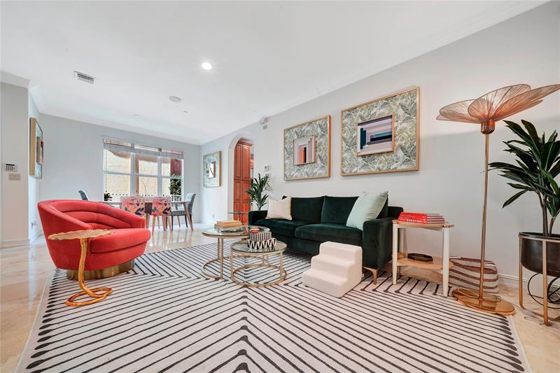 listing main picture