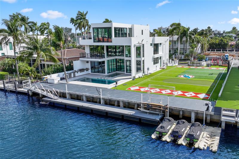 listing main picture