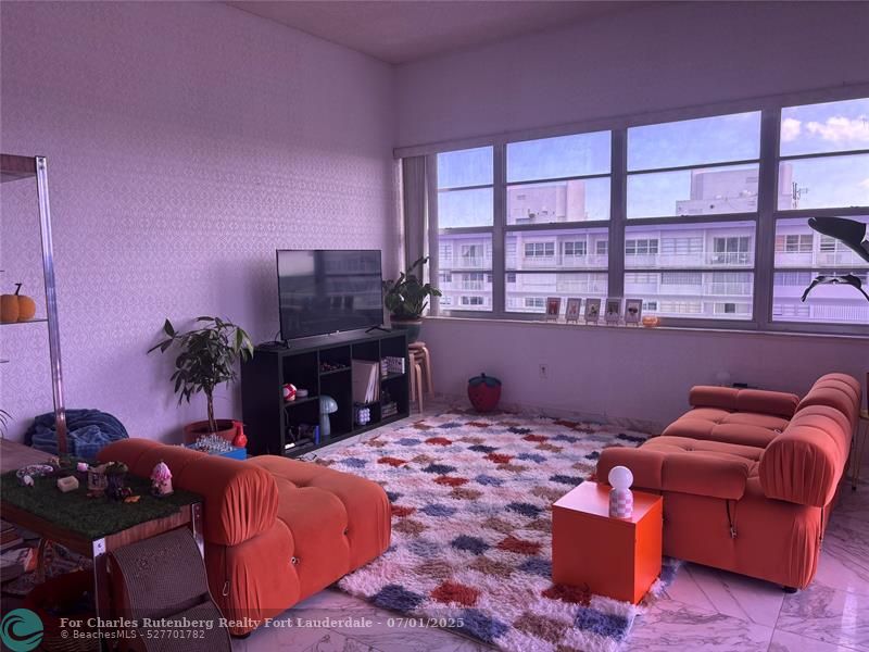listing main picture