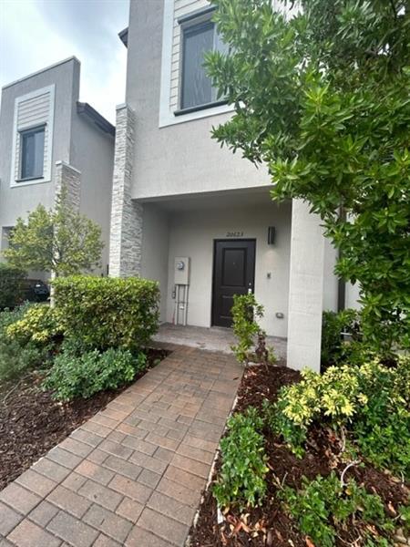 listing main picture