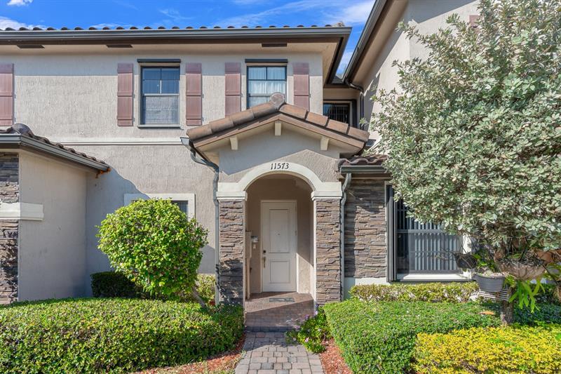 listing main picture