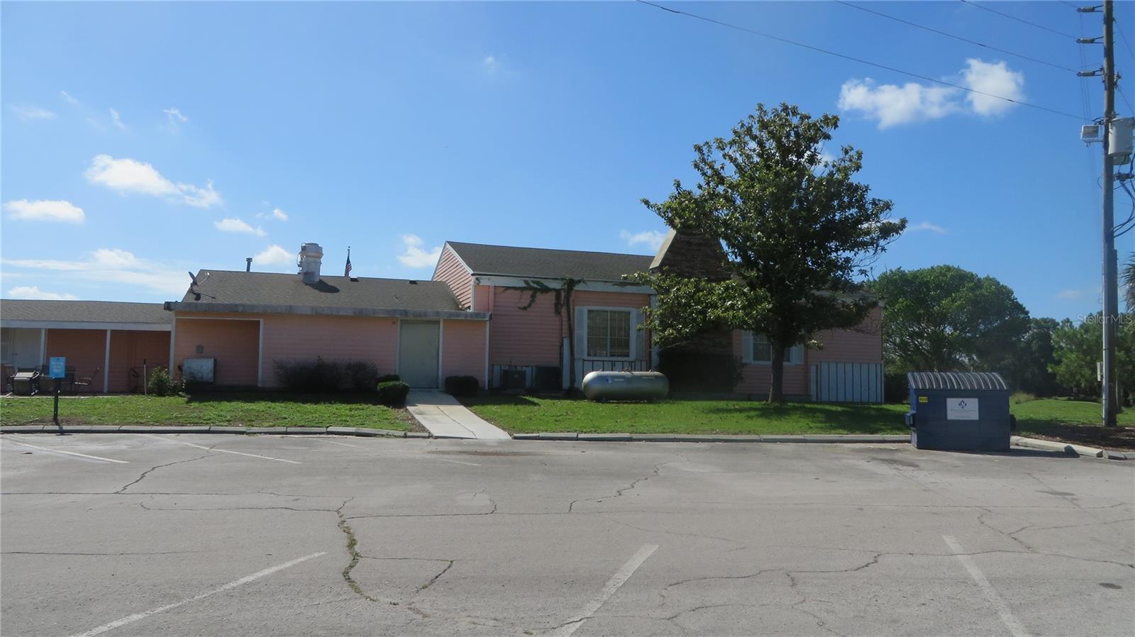 listing main picture