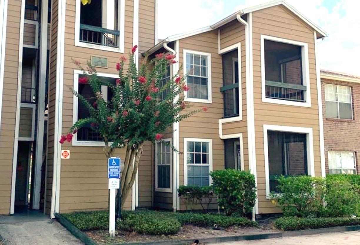 listing main picture