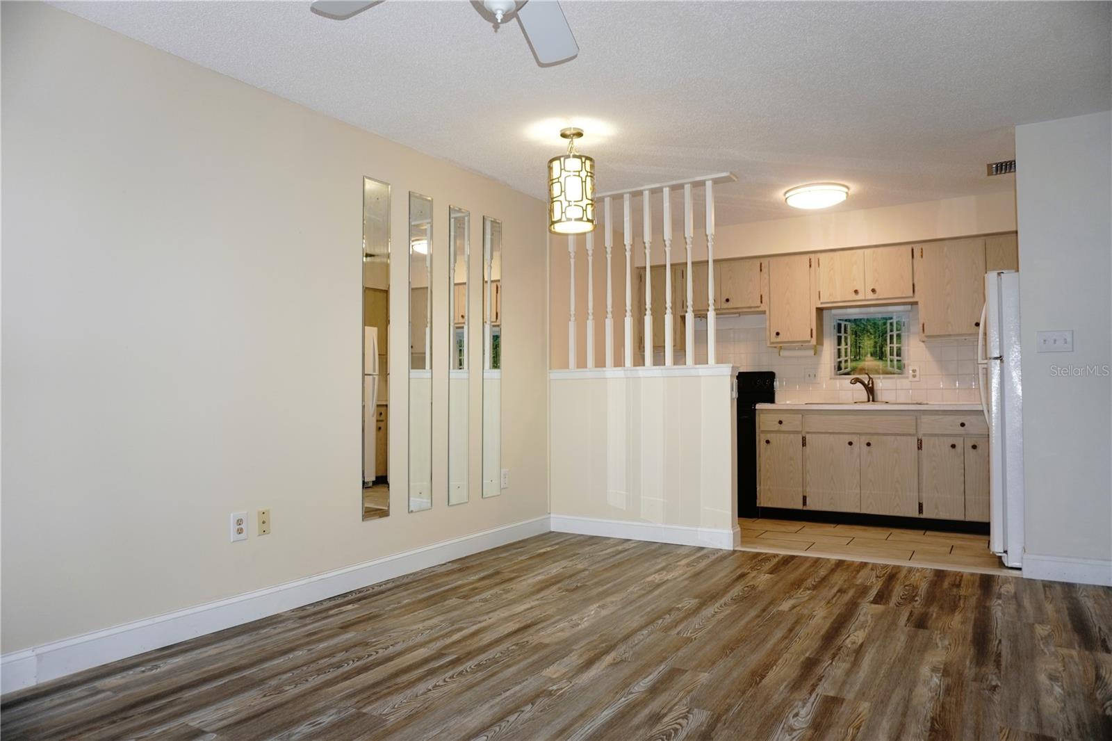 listing main picture