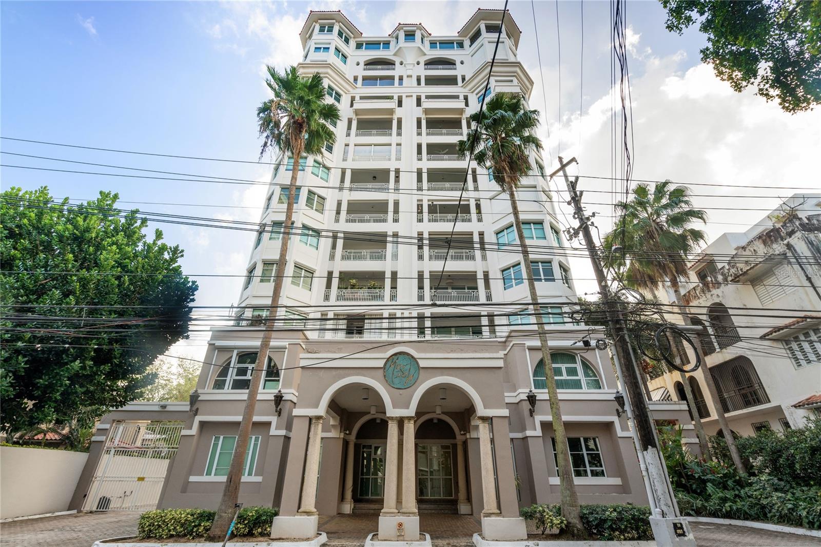 listing main picture