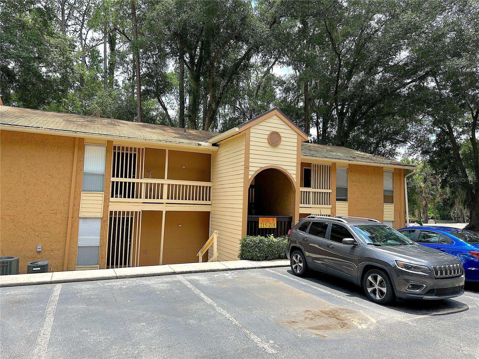 listing main picture
